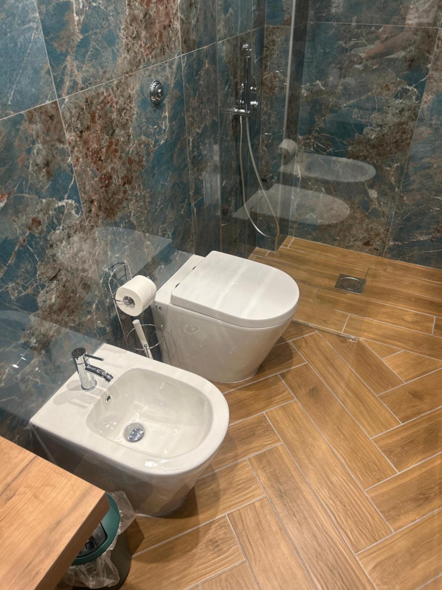 Savior Deluxe Rooms Наполи Екстериор снимка